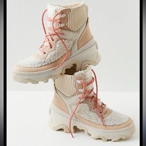 Sorel Brex Cozy Lace Up Boots White Cream Light Tan Size 9- Winter Boots